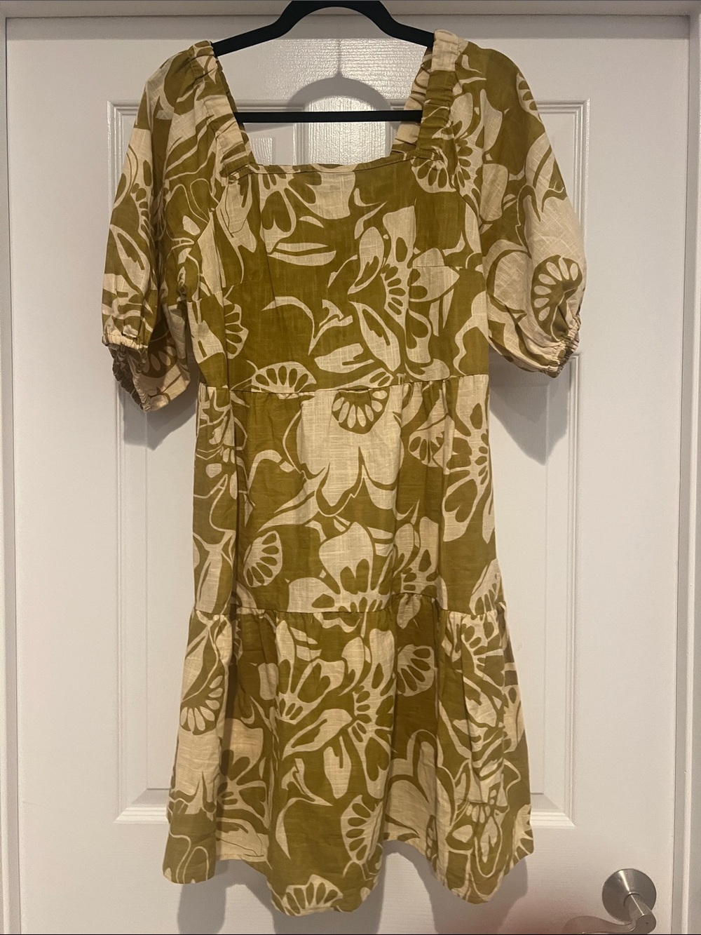 NWOT Mlle Gabrielle 100% Cotton Olive & Cream Floral Midi Dress